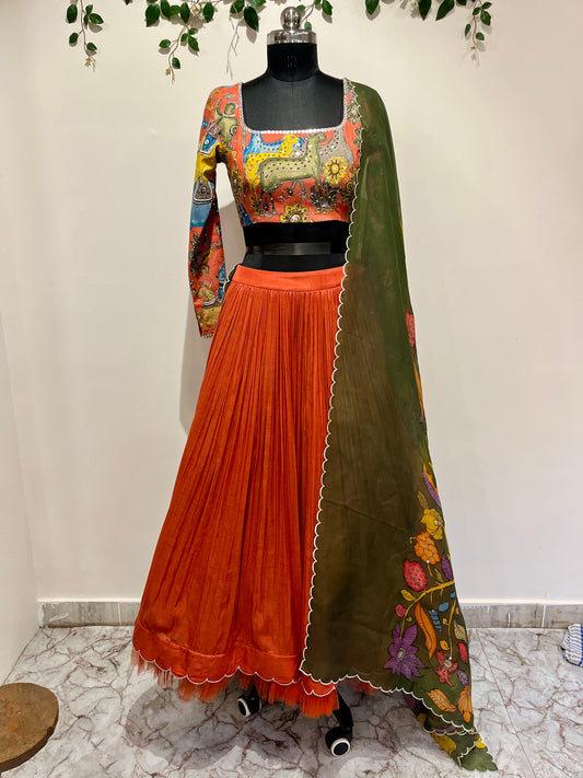 Plain Lehenga with Animals Concept Blouse